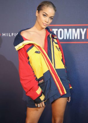 Jasmine Sanders - TOMMYNOW Fall 2017 Show at London Fashion Week