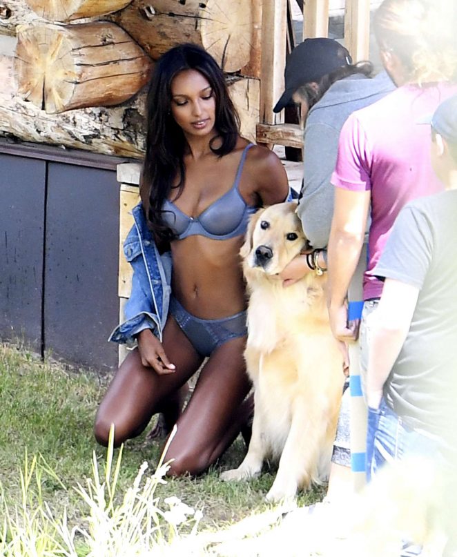 Jasmine Tookes Shooting a commercial for Victoria Secret's upcoming holiday catalog in Aspen