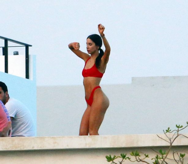 Jen Selter - Bikini workout in Mexico