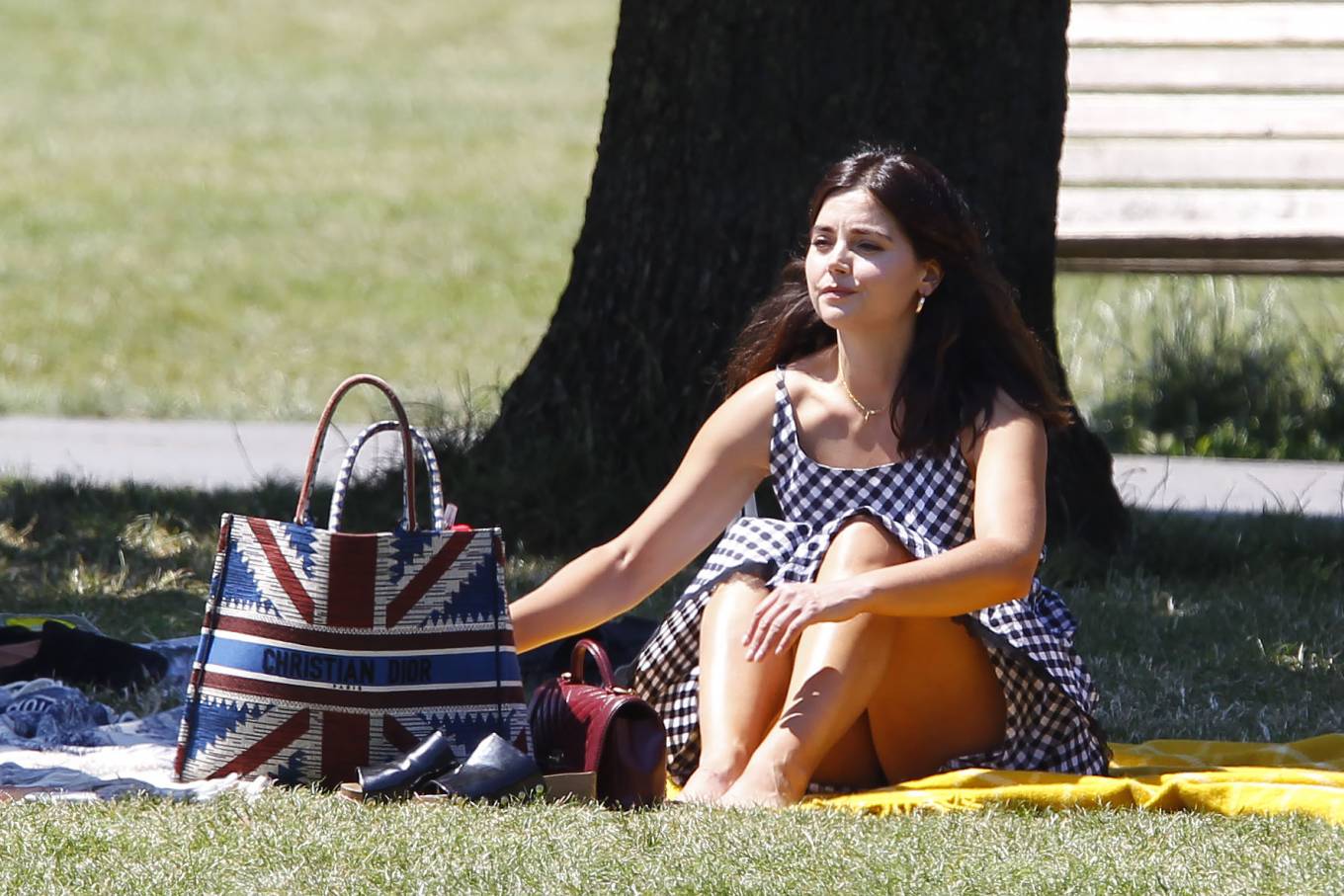 Jenna Coleman - Enjoying a picnic with a female friend in a London park. 