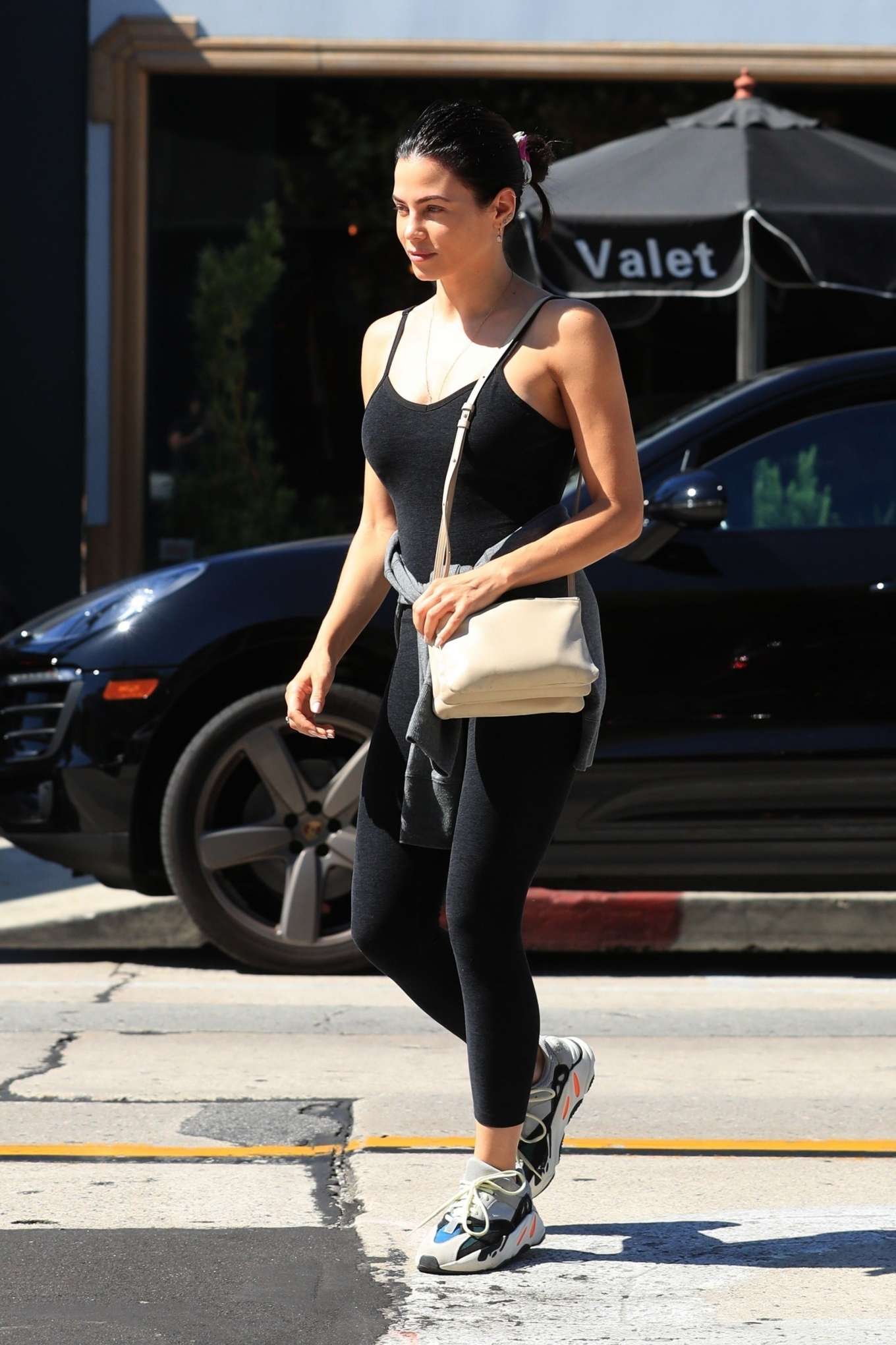 Jenna Dewan in Spandex â€“ Leaves Urth Caffe in West Hollywood