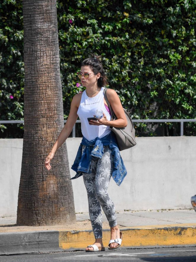 Jenna Dewan - Leaves her gym after a pilates session in West Hollywood