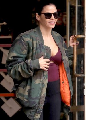 Jenna Dewan - Leaving a pharmacy in Beverly Hills