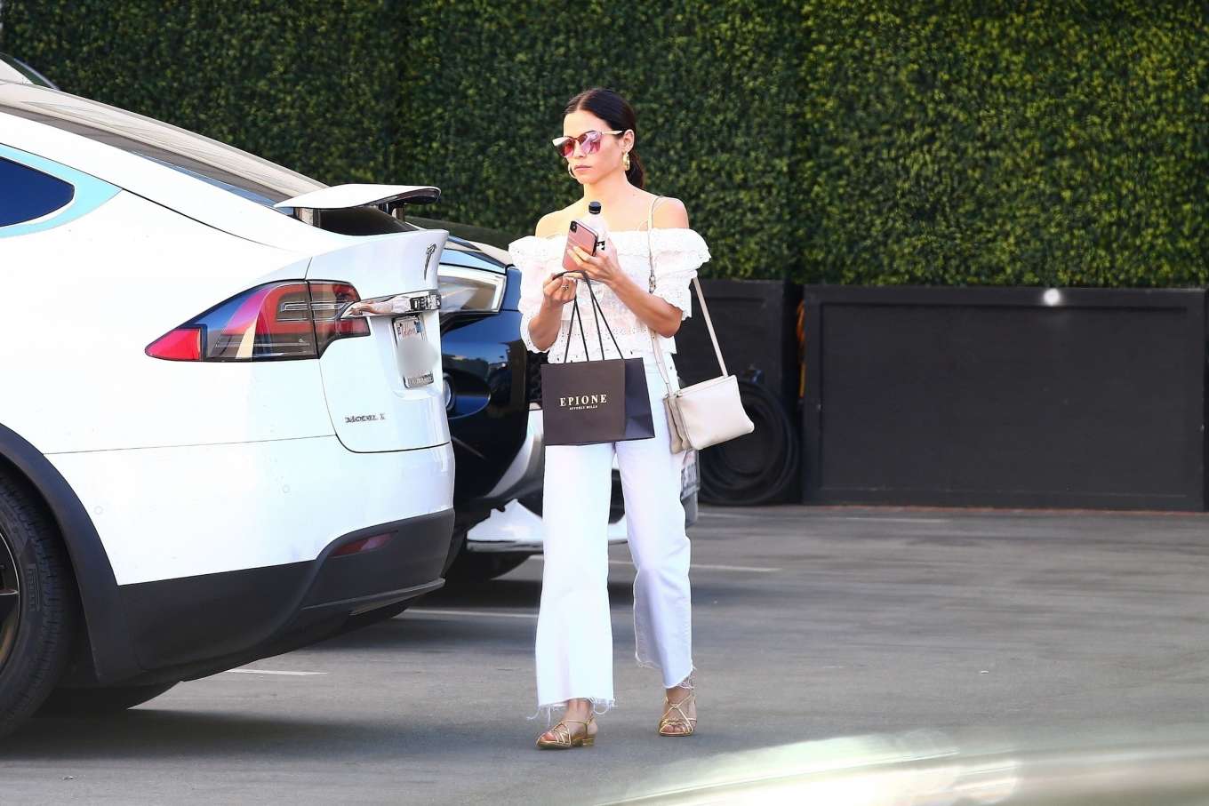Jenna Dewan â€“ Leaving Epione Cosmetic Dermatologist in Beverly Hills
