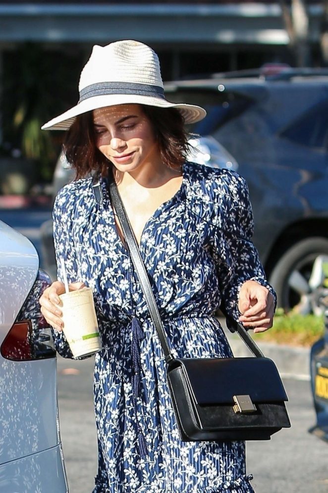 Jenna Dewan - Leaving the Switch store in Los Angeles