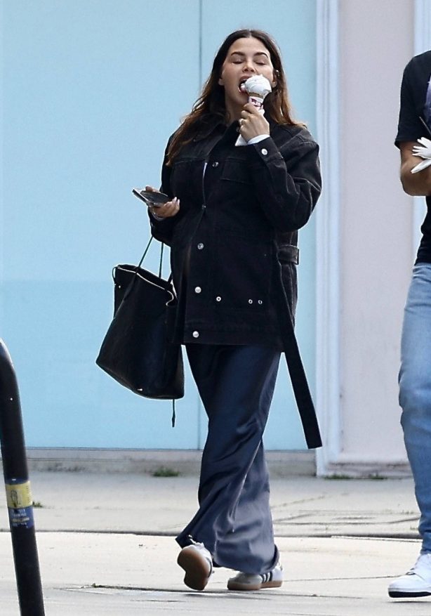 Jenna Dewan - On a walk in Los Angeles