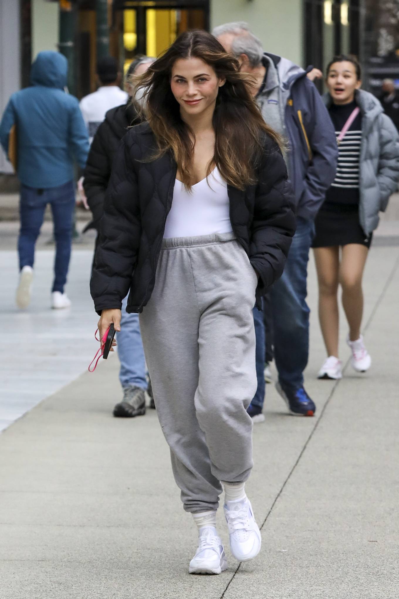 Jenna Dewan 2022 : Jenna Dewan – Steps out for a walk in Vancouver-04