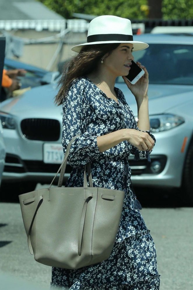 Jenna Dewan Tatum - Grabs lunch in West Hollywood