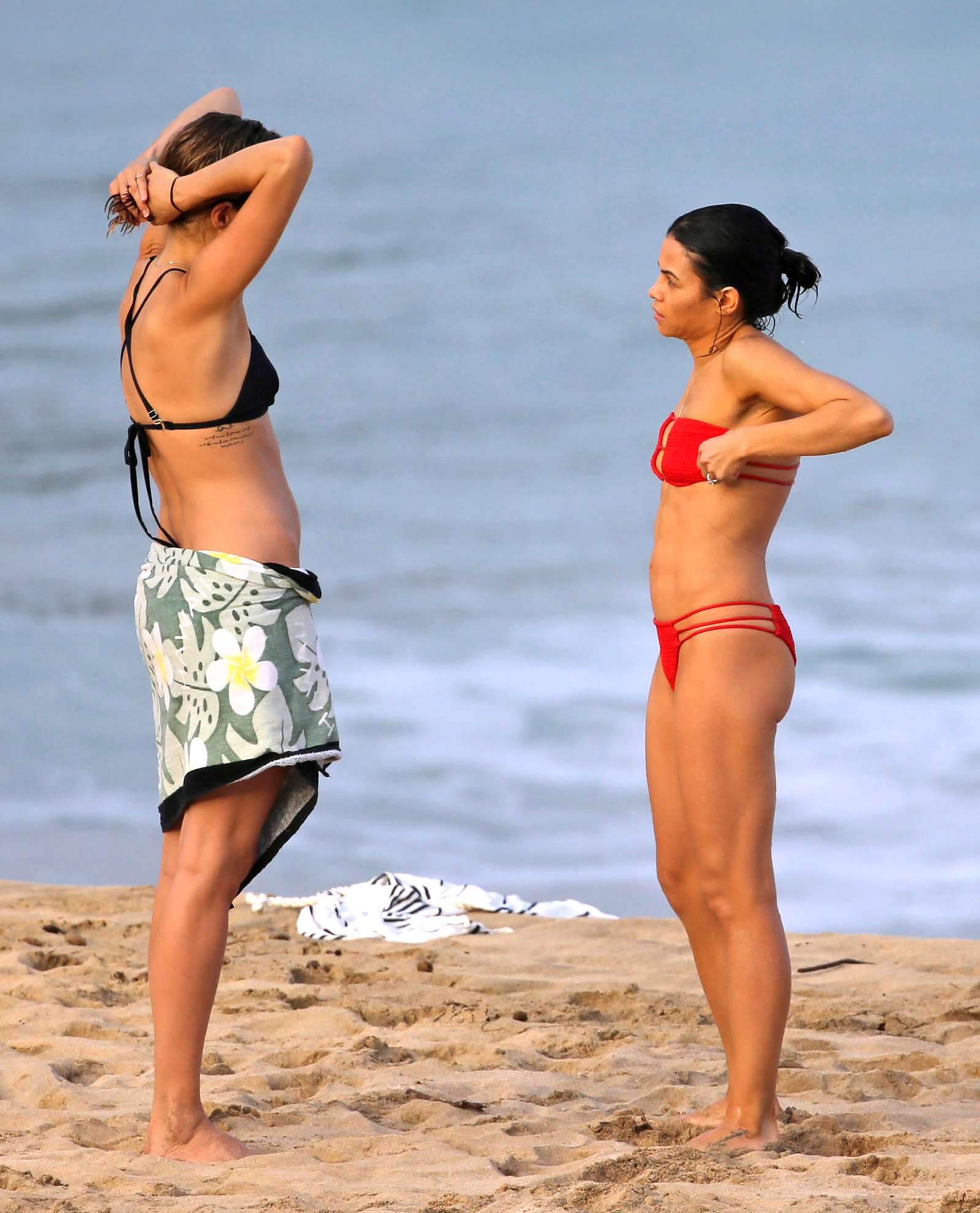 Jenna Dewan Tatum in Red Bikini in Hawaii. 