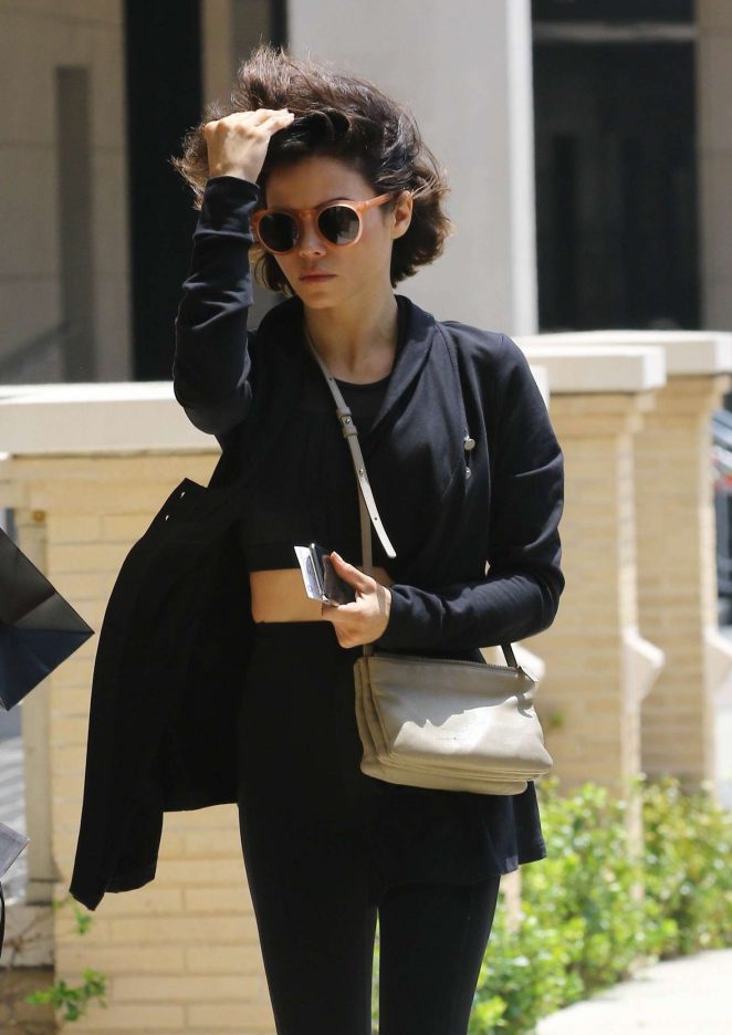 Jenna Dewan - Wearing all black outfit shopping in Los Angeles