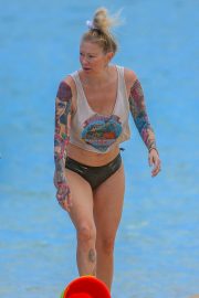 Jenna Jameson in Bikini on vacation in Hawaii