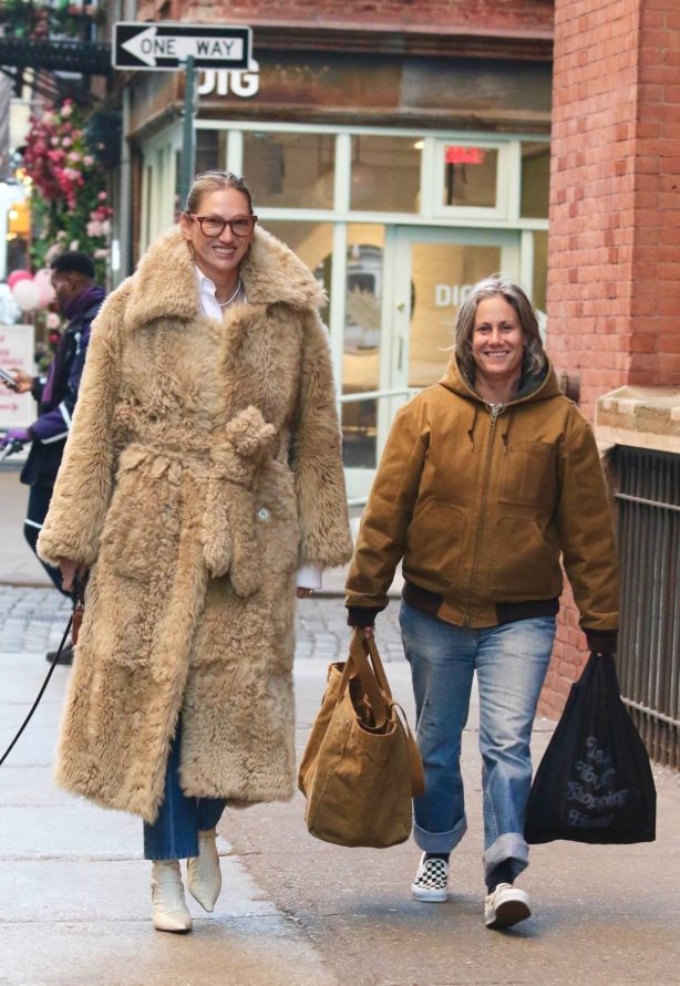Jenna Lyons - With Cass Bird during a romantic walk in Manhattan