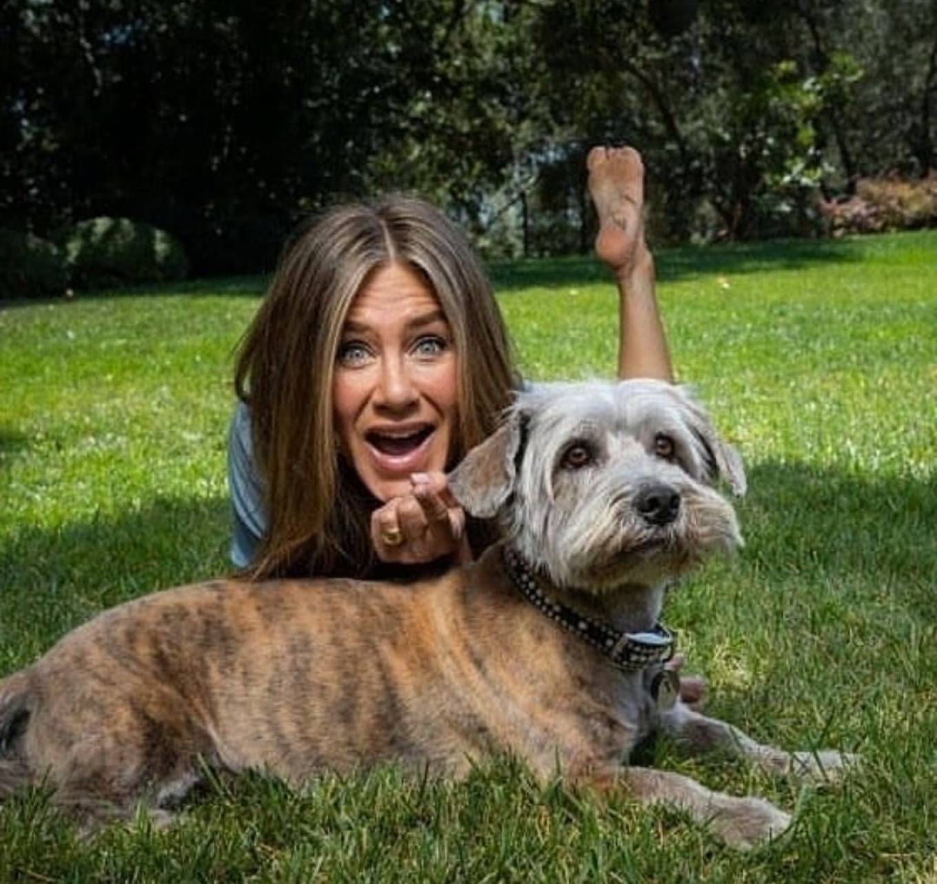Jennifer Aniston 2020 : Jennifer Aniston – Photoshoot in the backyard of her LA home-07