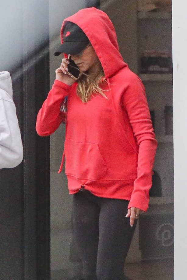 Jennifer Aniston - Seen after a pilates class at Pvolve in West Hollywood
