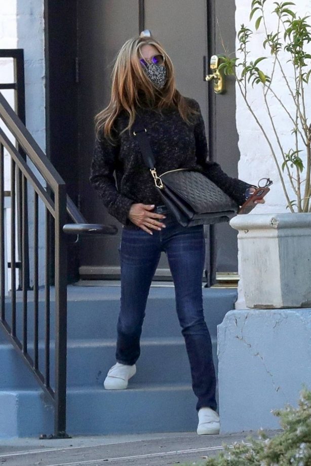 Jennifer Aniston - Spotted after her hair appointment in Beverly Hills