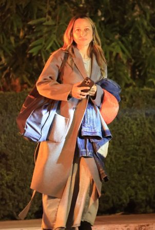 Jennifer Aniston - Steps out to dinner with Reese Witherspoon and Jennifer Meyer in West Hollywood