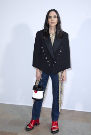 Jennifer Connelly - Louis Vuitton Show during Paris Fashion Week