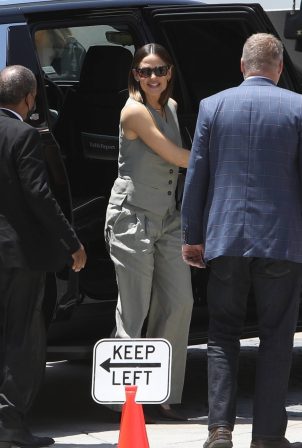 Jennifer Garner - Arrives at Apple TV party in the Hollywood Hills