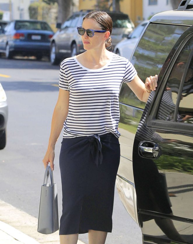 Jennifer Garner goes to Church in Pacific Palisades