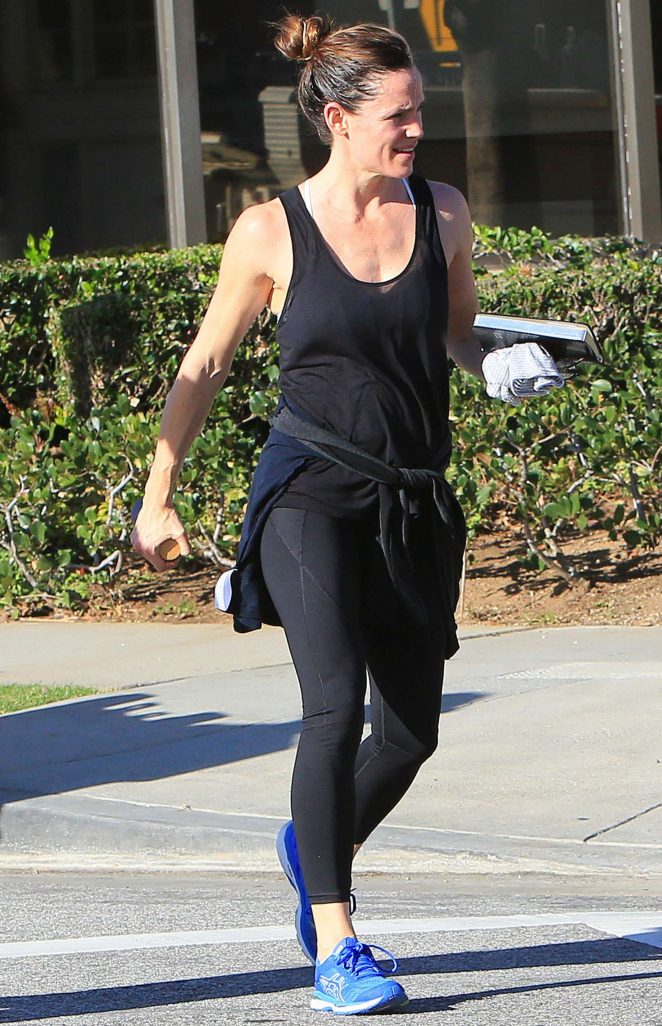 Jennifer Garner goes to the gym in Brentwood