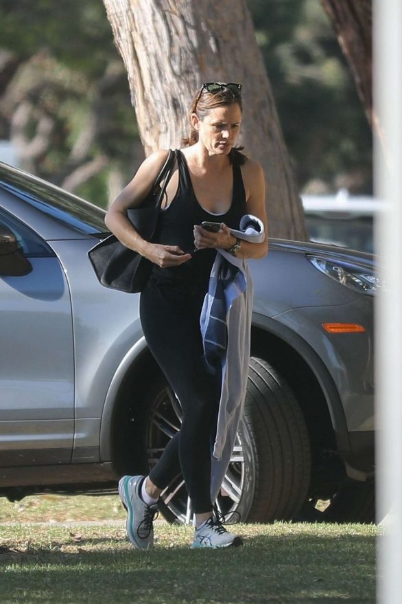 Jennifer Garner – Heading to a Gym in Santa Monica