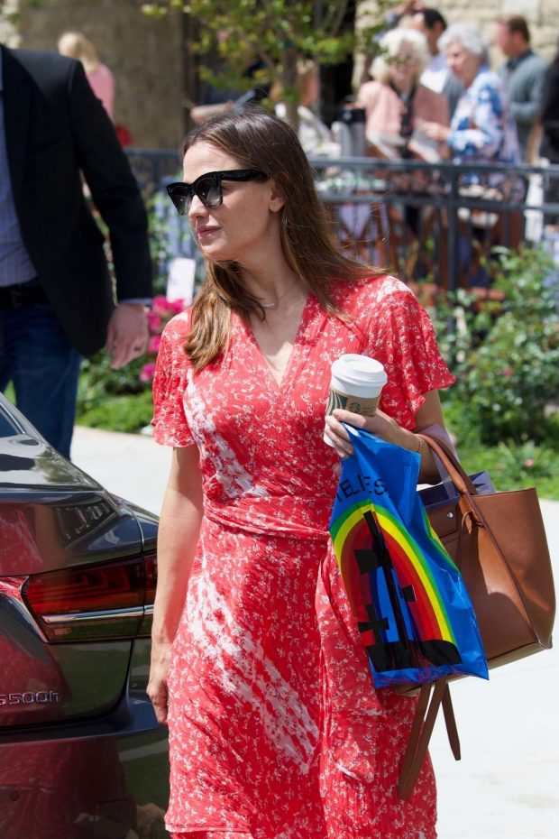 Jennifer Garner in Red Dress - Arrives at church in LA
