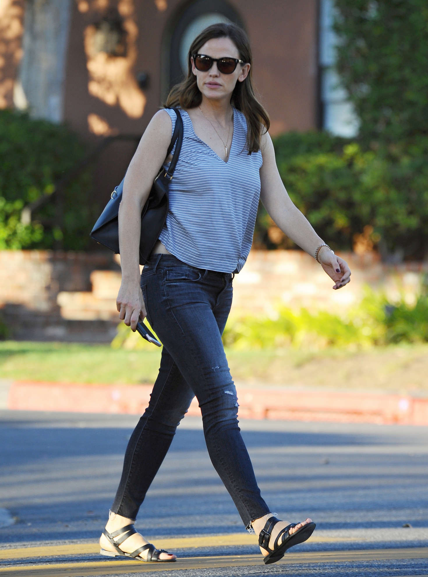 Jennifer Garner in Ripped Jeans -06 | GotCeleb
