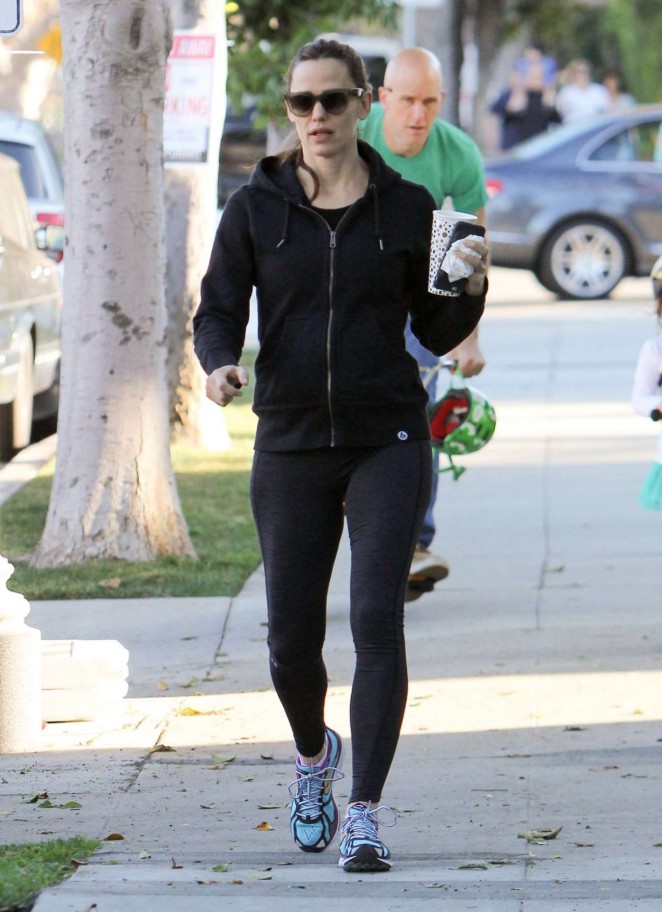 Jennifer Garner in Spandex Out in Los Angeles