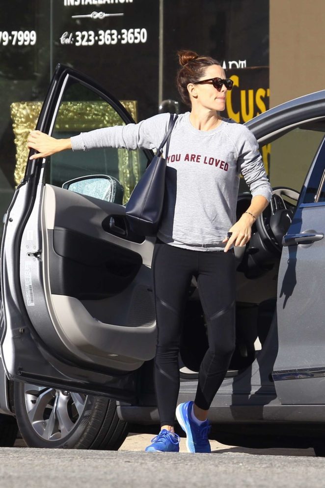 Jennifer Garner in Spandex - Out in Santa Monica