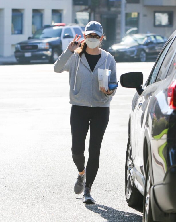Jennifer Garner - is seen in Los Angeles