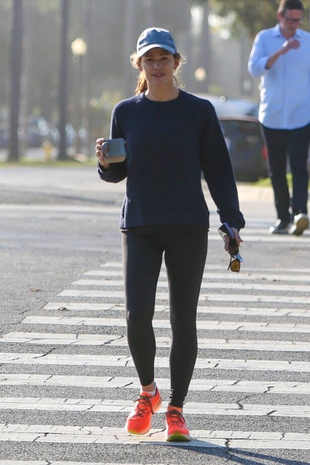 Jennifer Garner - is spotted enjoying her coffee while out in Brentwood