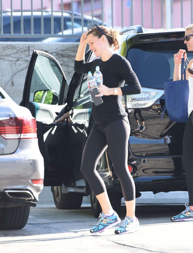 Jennifer Garner - Leaving a gym in Beverly Hills