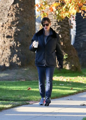 Jennifer Garner - Out and about in Santa Monica