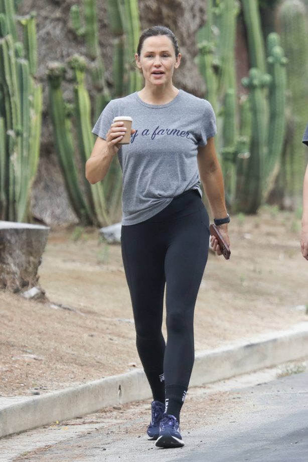 Jennifer Garner - Seen on a morning stroll in Brentwood