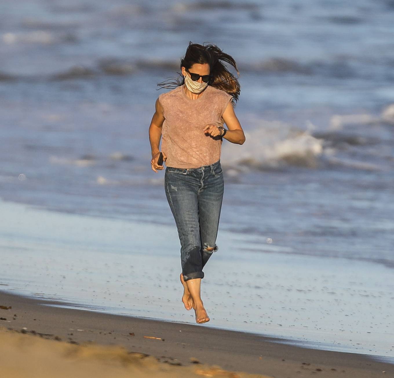 Jennifer Garner - Seen on the beach in Malibu-21 | GotCeleb