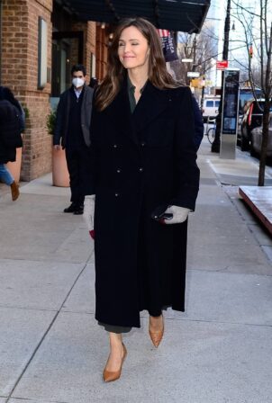 Jennifer Garner - Seen while out in New York on cold weather