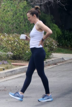 Jennifer Garner - Seen with boyfriend John Miller in Los Angeles