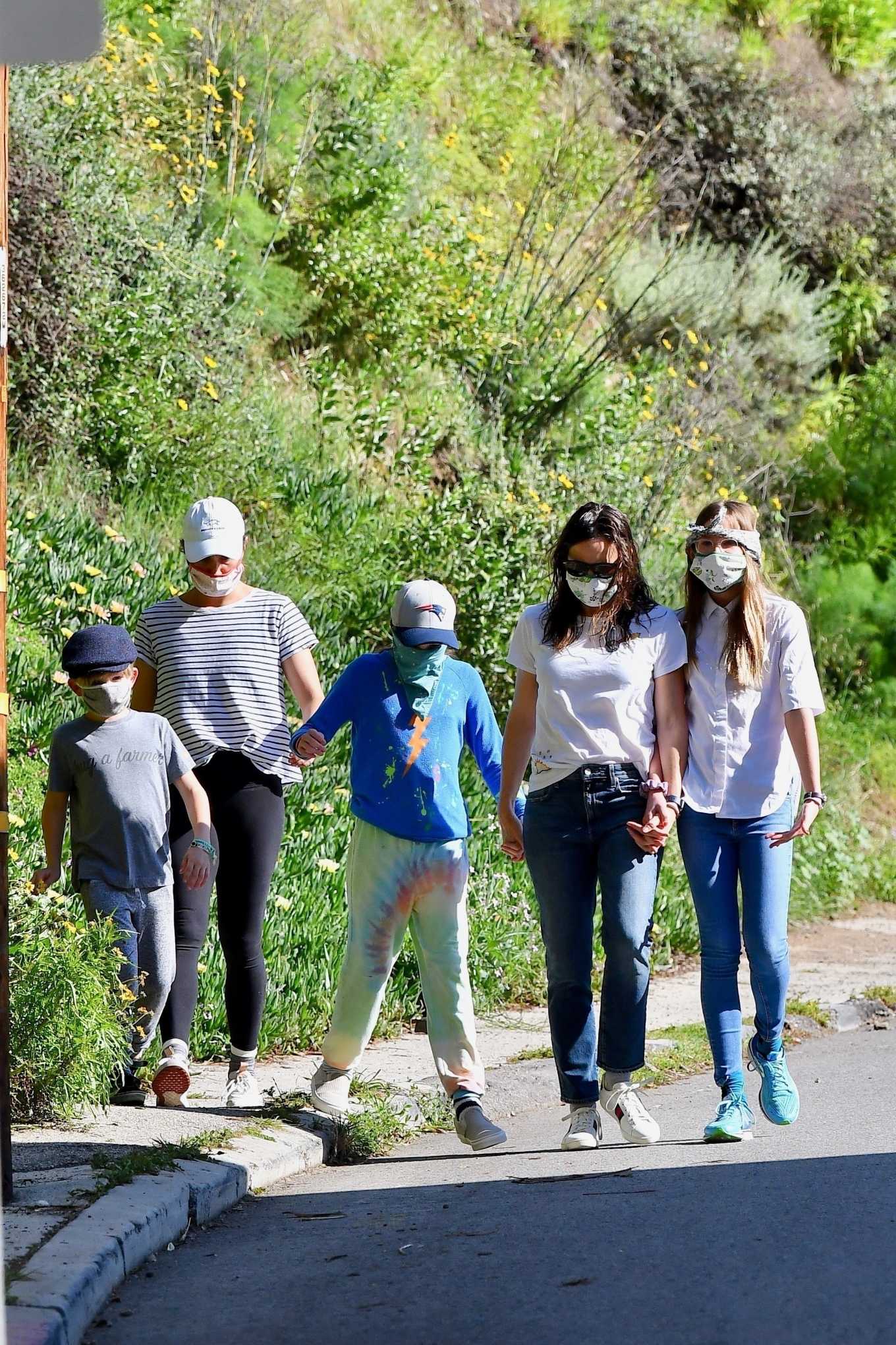 Jennifer Garner â€“ With her kids in Brentwood