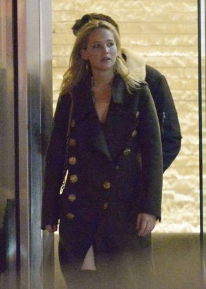 Jennifer Lawrence - Goes on a dinner in NYC