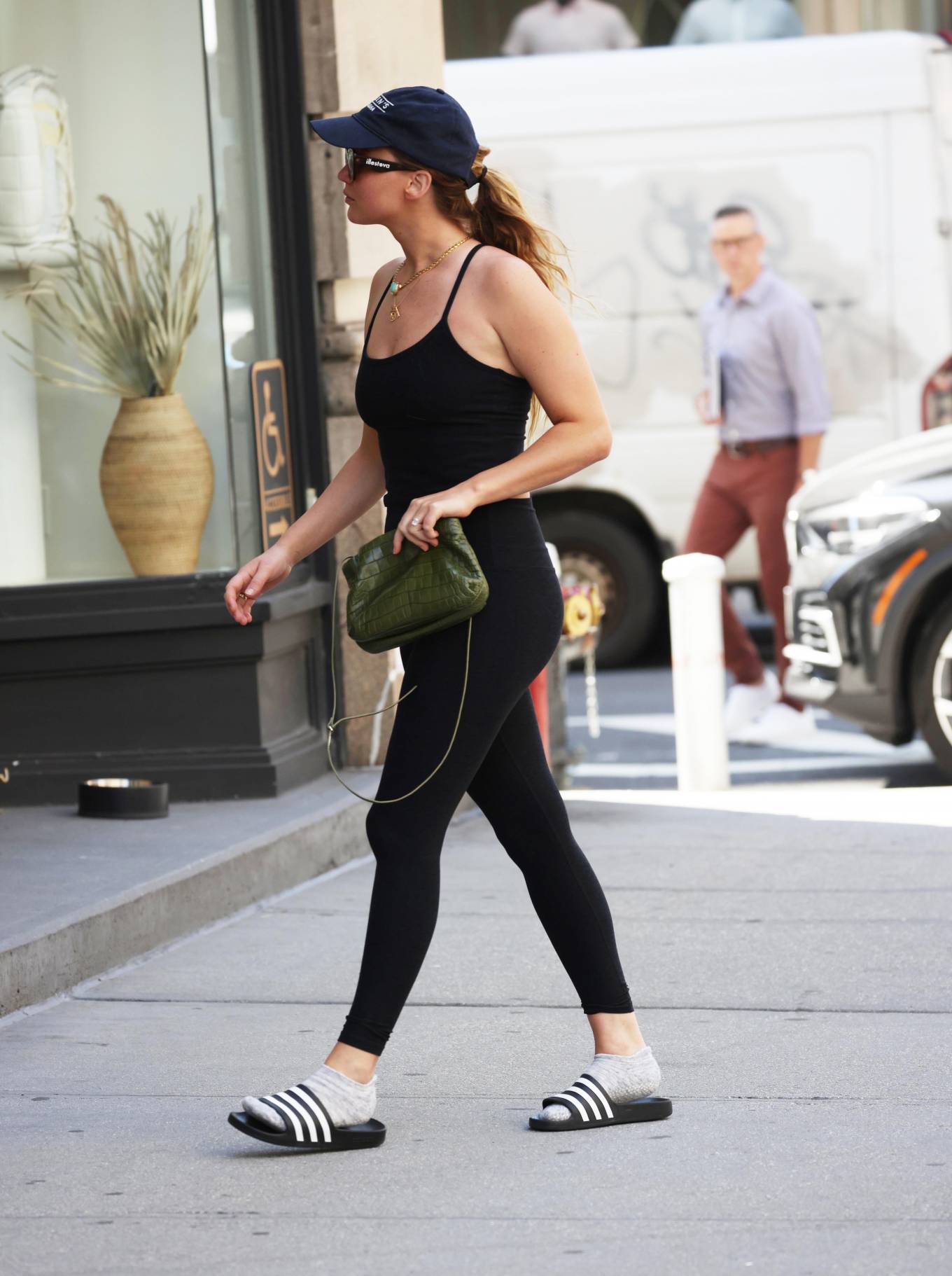 Jennifer Lawrence - Heading to the gym in New York City.