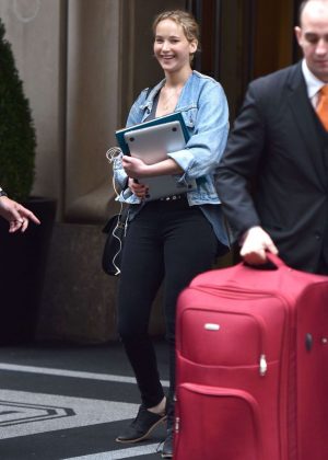 Jennifer Lawrence - Leaves Her Hotel in New York
