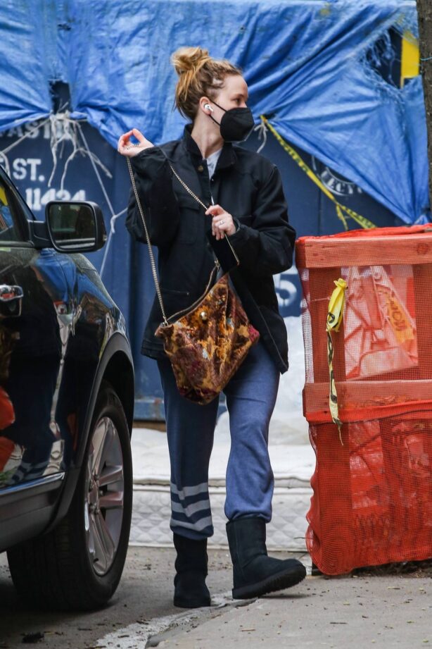 Jennifer Lawrence - Out and about in New York