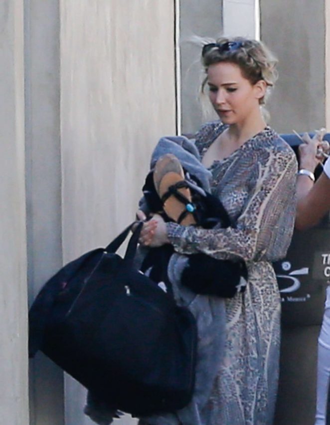 Jennifer Lawrence - Out with her parents in Malibu