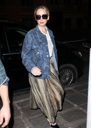 Jennifer Lawrence - Returns back to her hotel in Paris