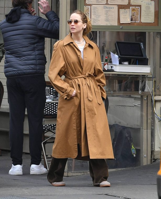 Jennifer Lawrence - Seen on a stroll in New York