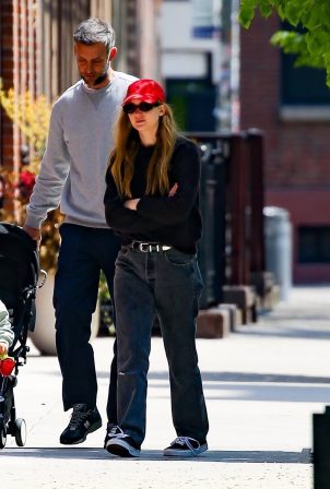 Jennifer Lawrence - Seen on a walk in West Village with her husband in New York City