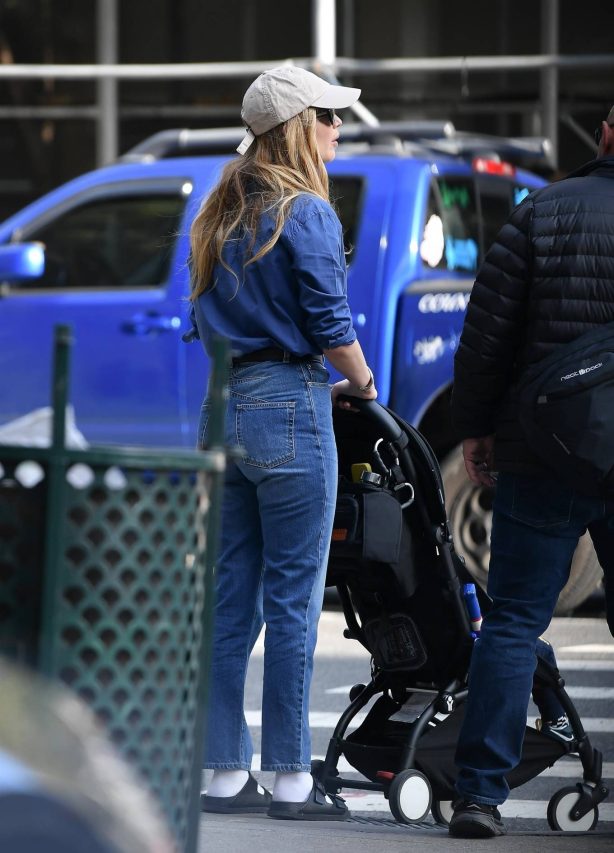 Jennifer Lawrence - Spends time with baby Cy in New York