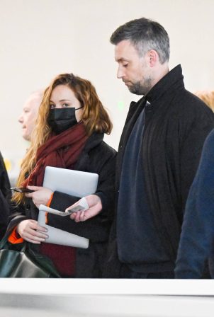 Jennifer Lawrence - Spotted at JFK Airport in New York