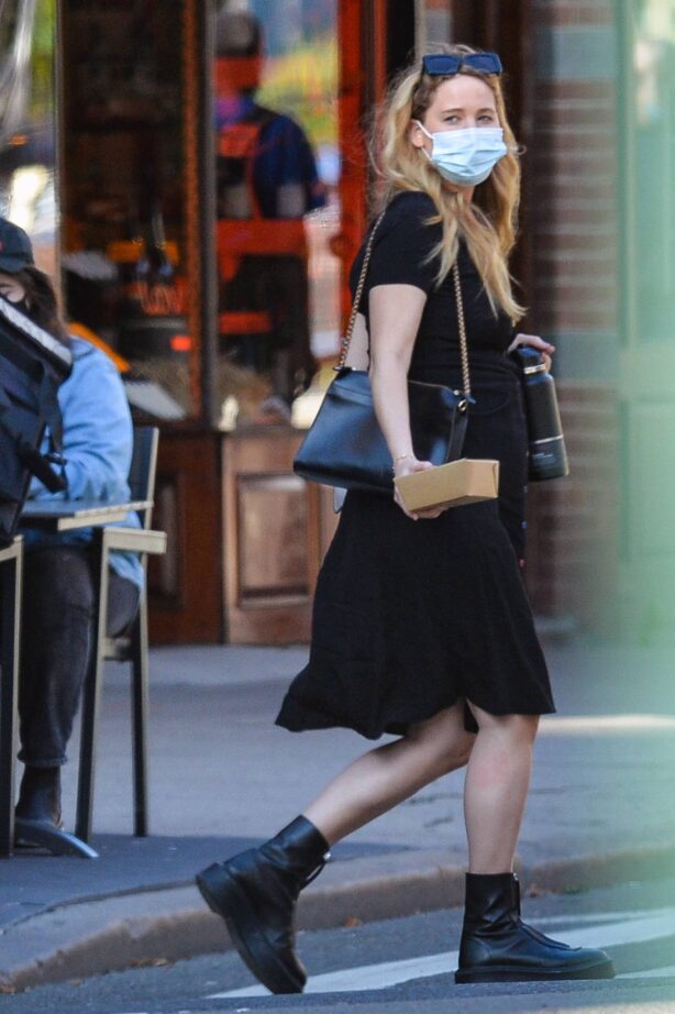 Jennifer Lawrence - With Cooke Maroney Are Spotted on a Lunch Date in New York City