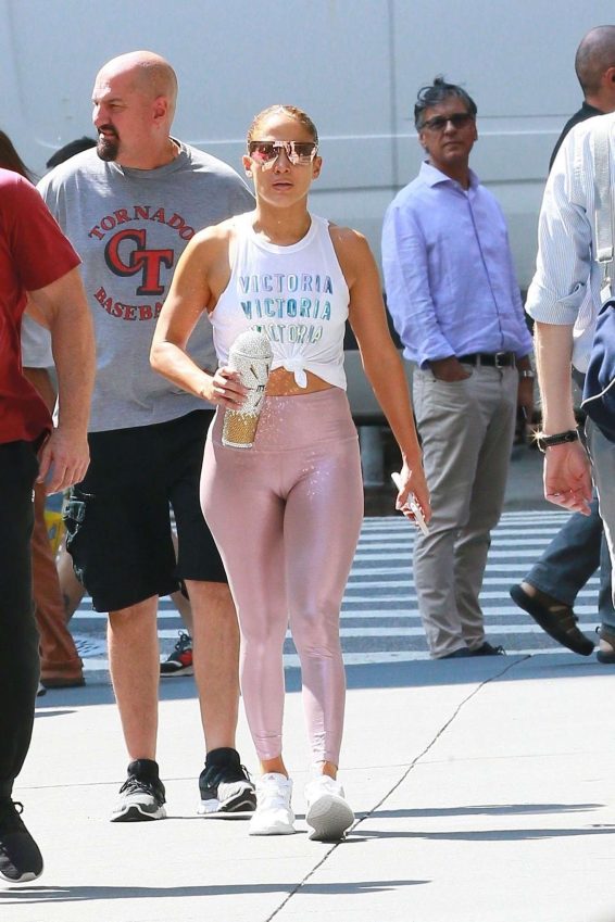 Jennifer Lopez and Alex Rodriguez - Arrives at a gym in NY